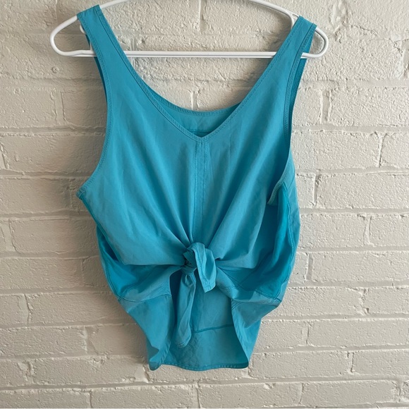Lululemon Run: Featherweight Singlet Sz 8 - Picture 9 of 12
